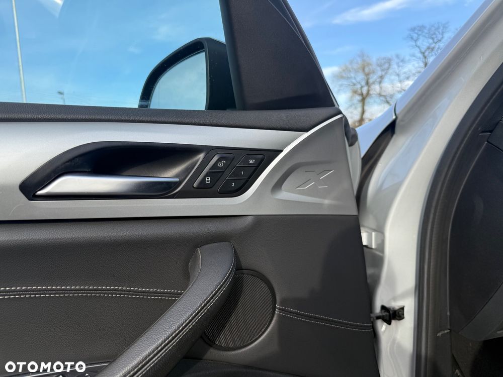 BMW X3 xDrive20i sport - 19