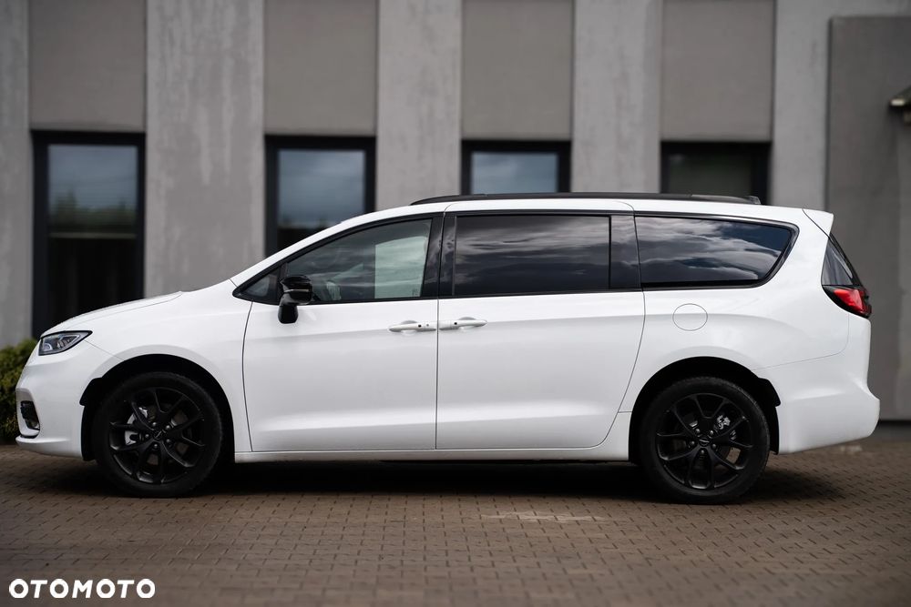 Chrysler Pacifica - 2