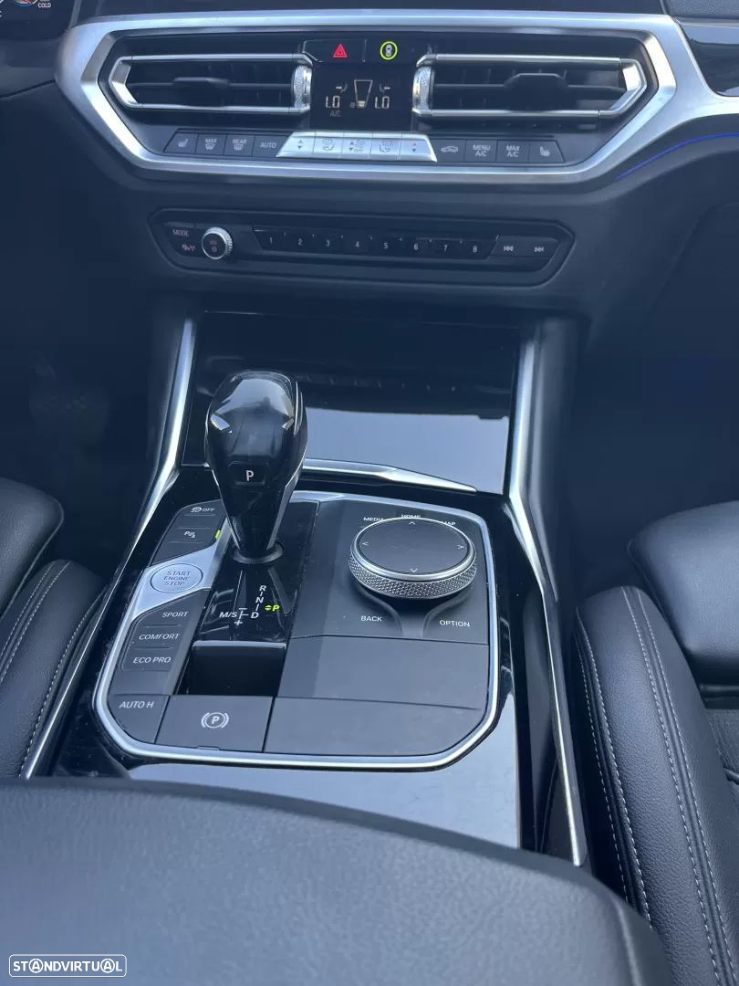 BMW 320 d Touring Line Sport Auto - 34