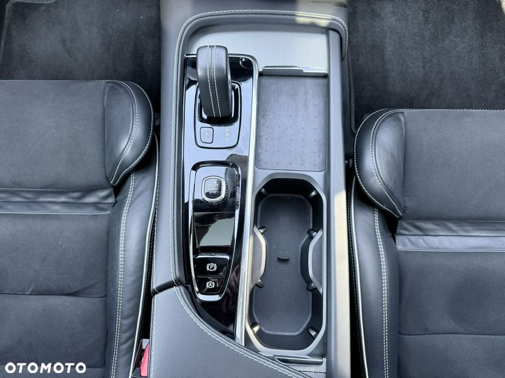 Volvo XC 90 T8 AWD Plug-In Hybrid Plus Black Edition 7os - 25