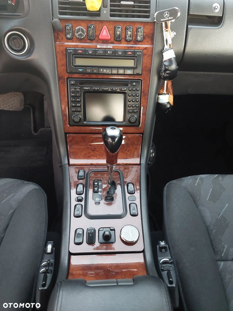 Mercedes-Benz Klasa E - 12