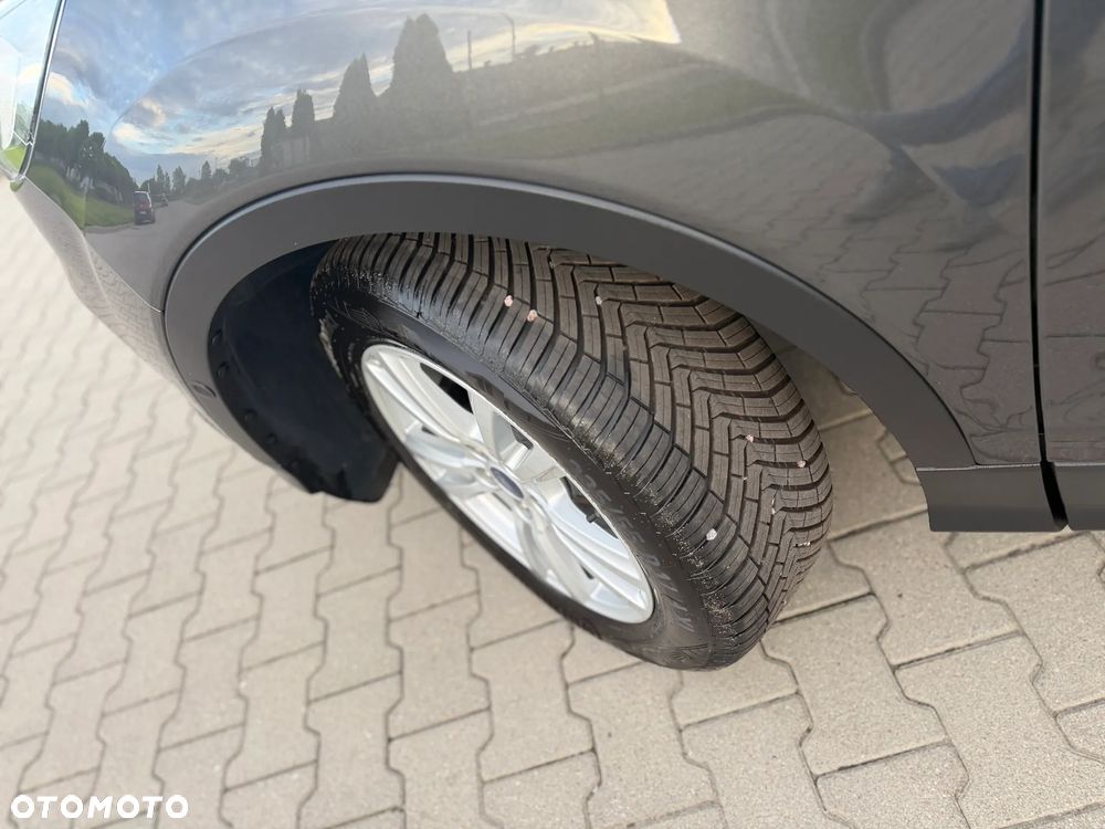 Ford Kuga 1.5 EcoBoost 2x4 Trend - 21