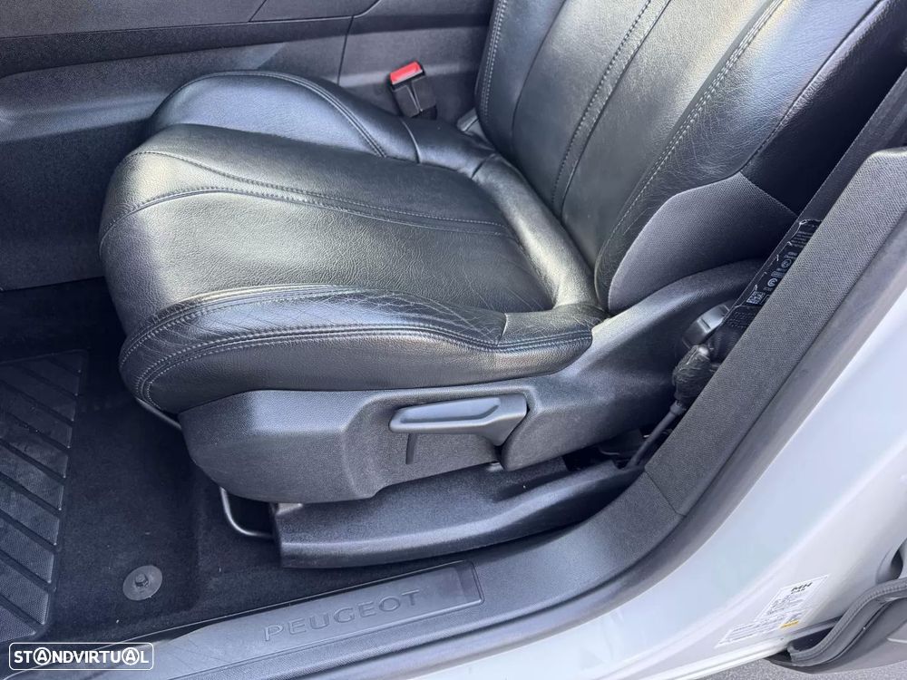 Peugeot 5008 1.2 PureTech Allure - 32