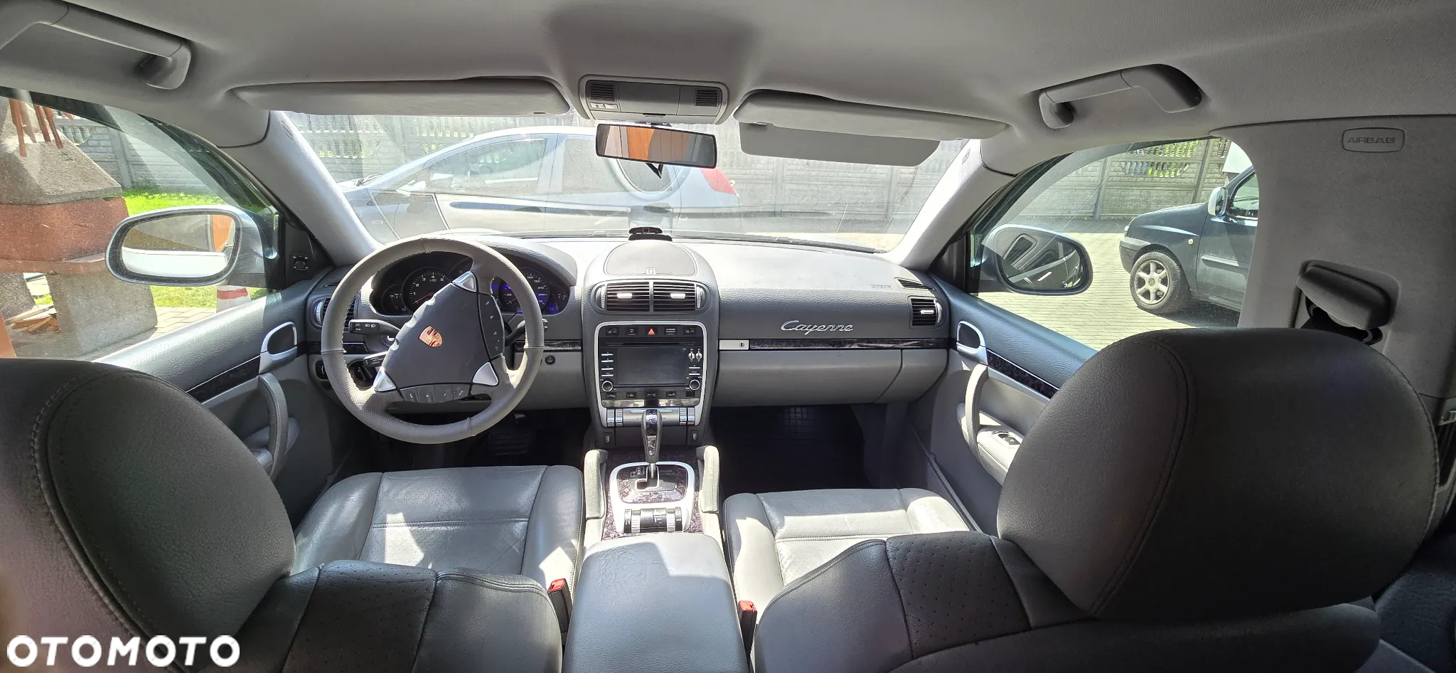 Porsche Cayenne - 14