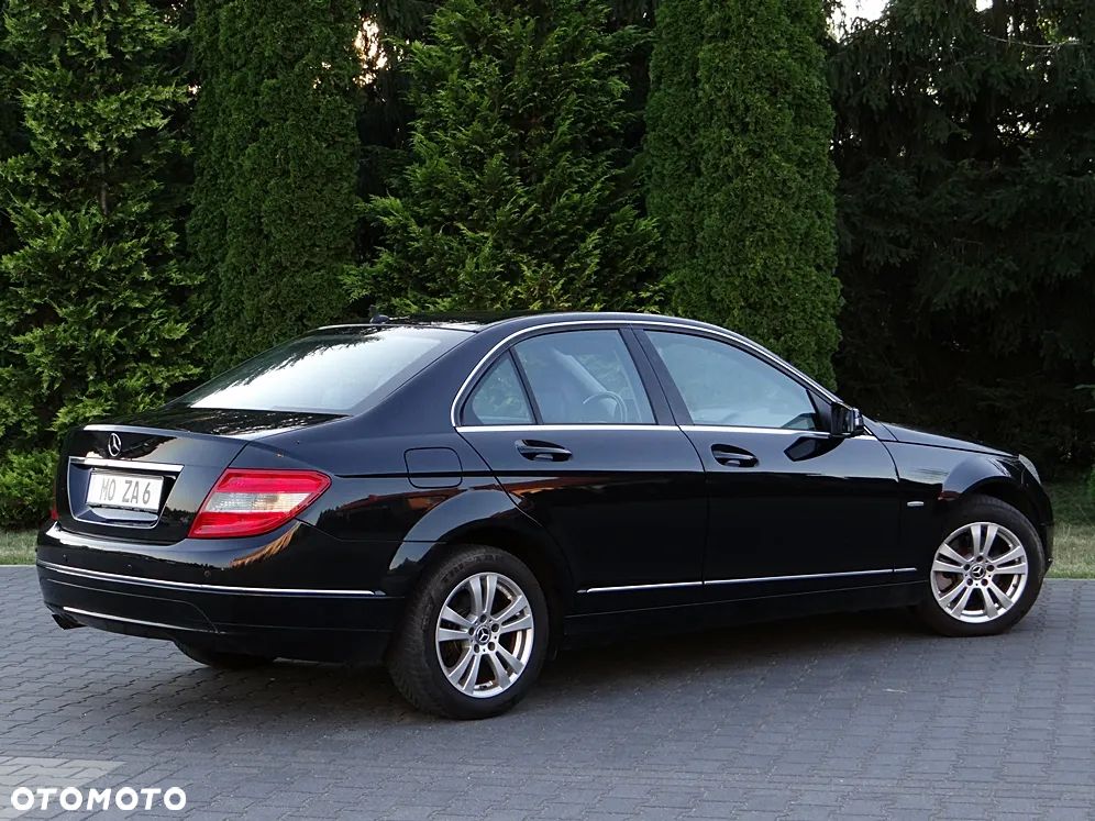 Mercedes-Benz Klasa C 180 Avantgarde Edition - 20