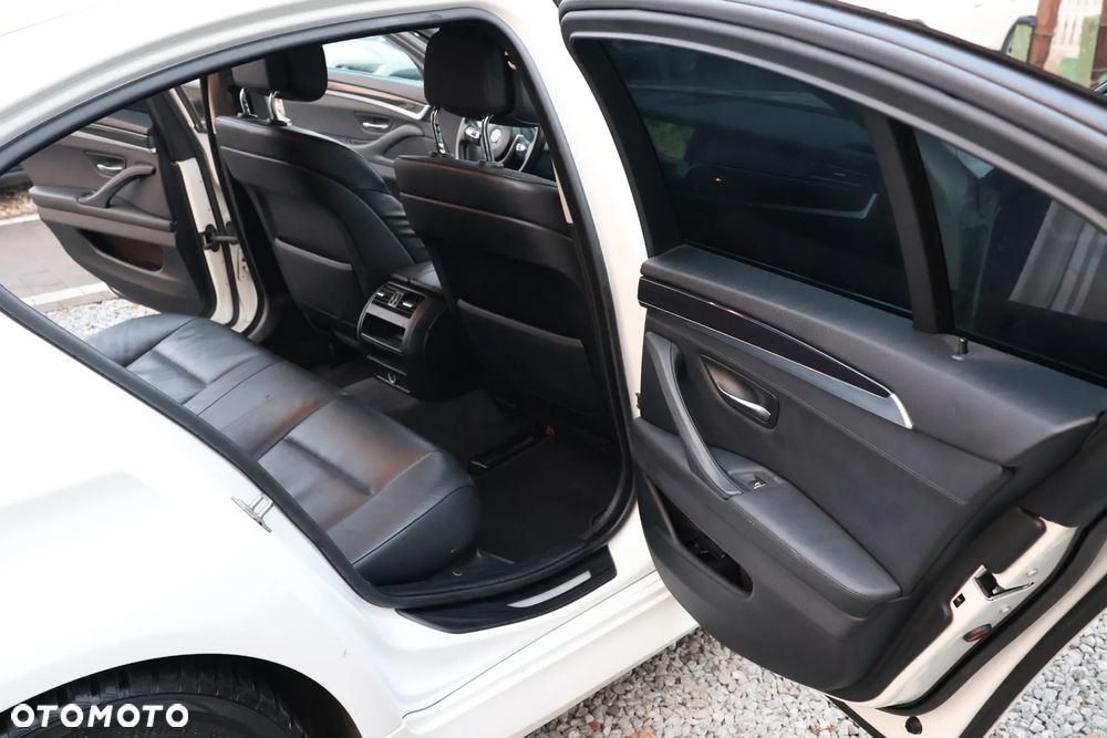 BMW Seria 5 525d xDrive Luxury Line - 14