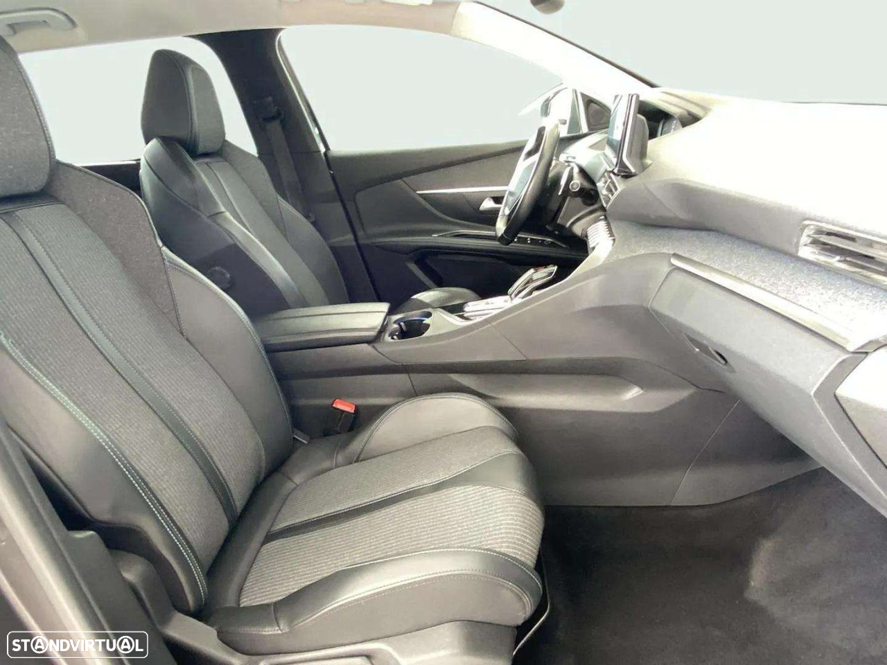 Peugeot 5008 1.5 BlueHDi Allure EAT8 - 12