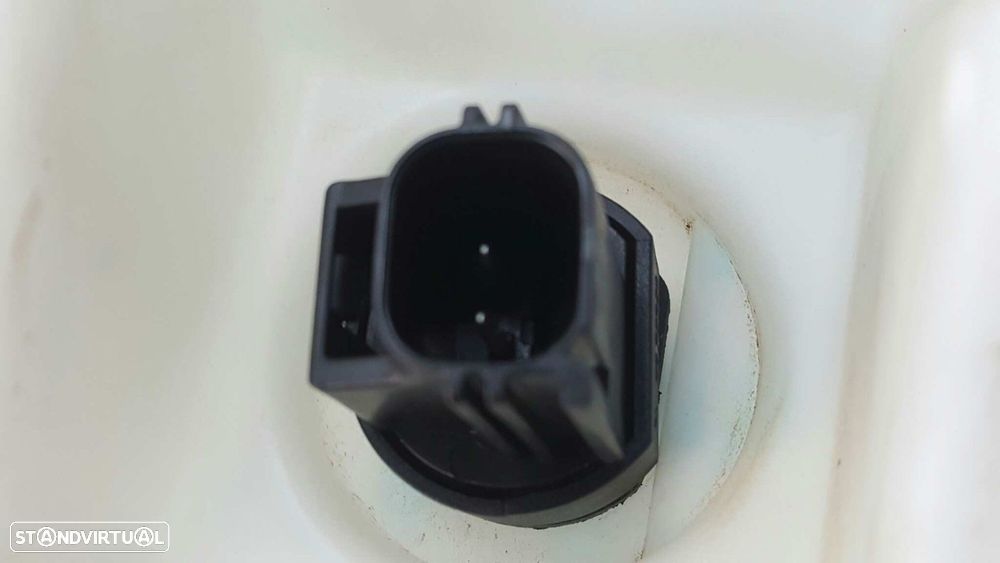 DEPOSITO LIMPA VIDROS FORD FOCUS LIM. ST-LINE - 4