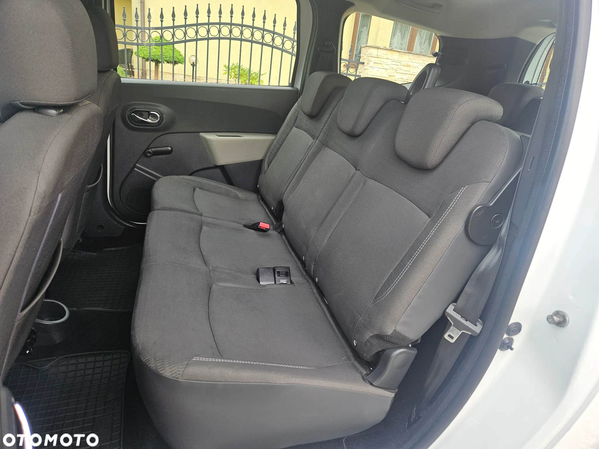 Dacia Lodgy - 30