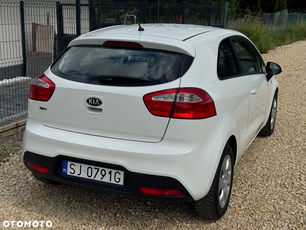 Kia Rio 1.2 Dream Team Edition - 12