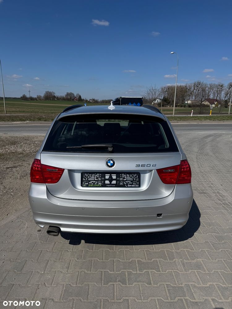 BMW Seria 3 320d xDrive DPF Edition Exclusive - 15