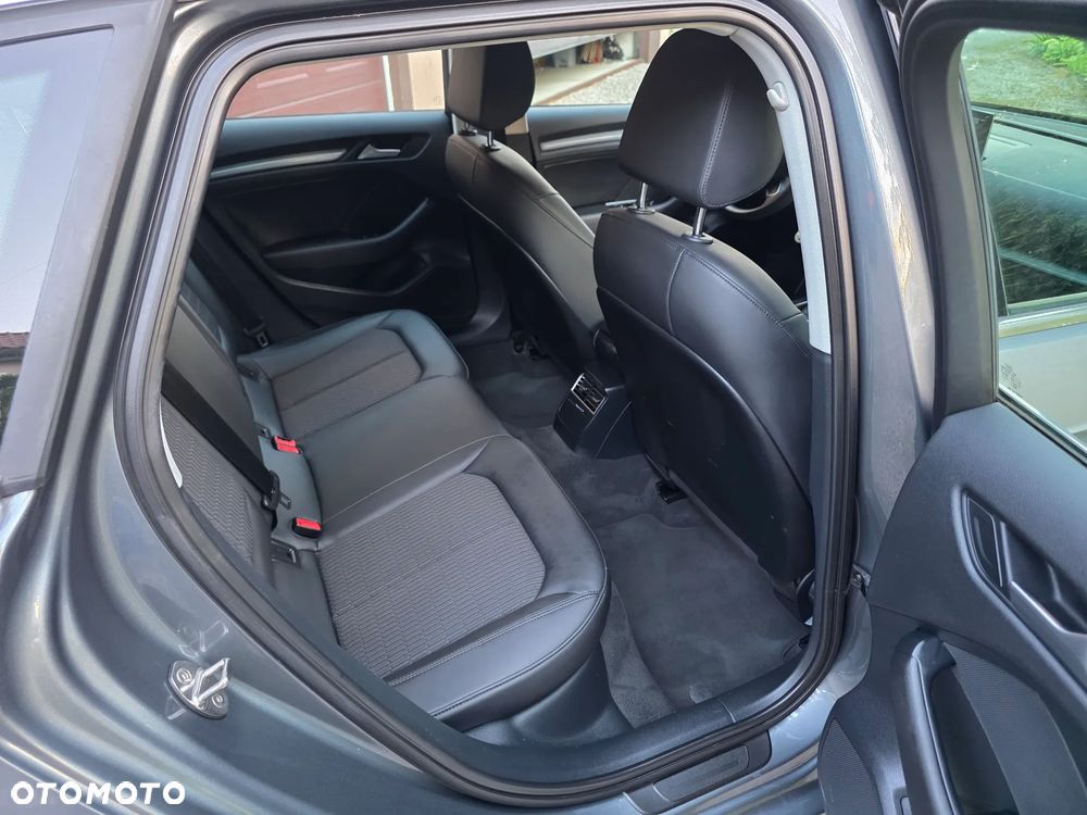 Audi A3 Sportback 2.0 TDI S line Sportpaket - 11