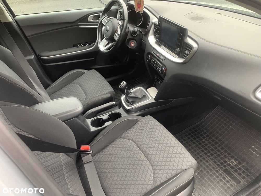 Kia Ceed 1.6 CRDi SCR L - 13