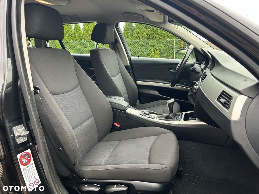 BMW Seria 3 320d DPF - 18