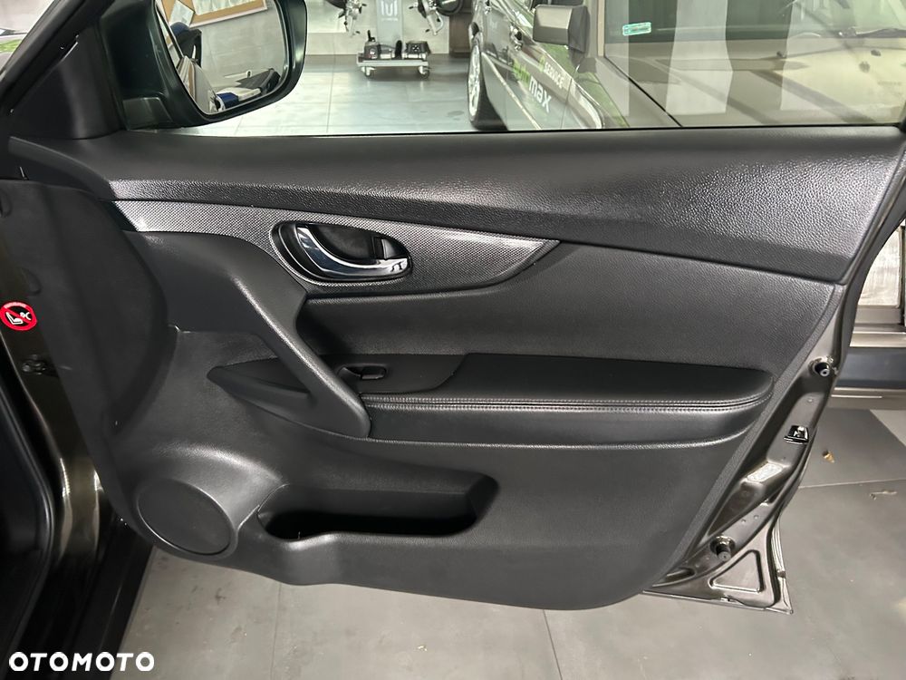 Nissan X-Trail 1.6 DCi N-Connecta 4WD 7os - 29