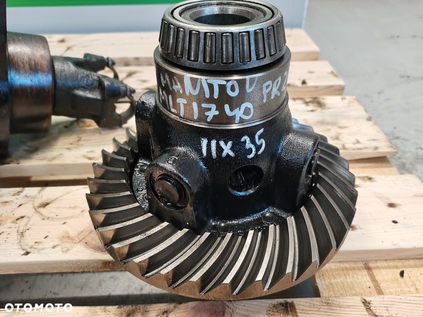 Środek osi Manitou MT 1740 {Spicer H-ITA-720433} - 2