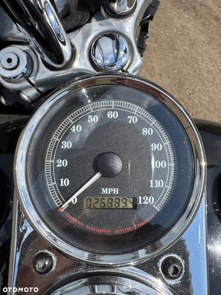 Harley-Davidson Dyna - 13