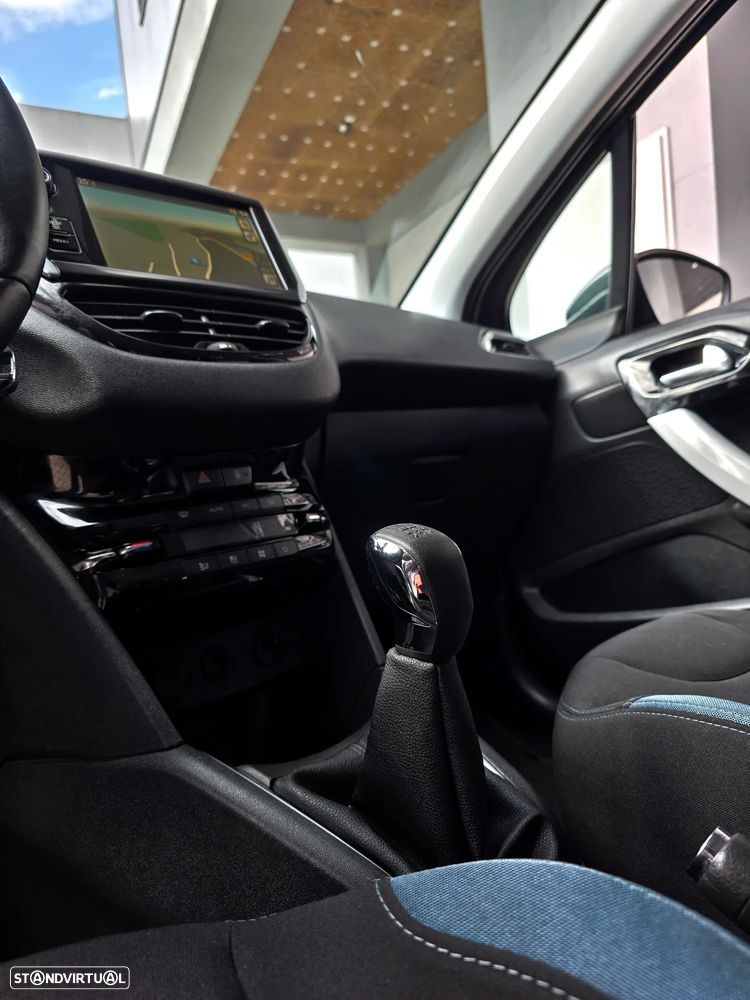 Peugeot 208 1.6 e-HDi Allure - 52