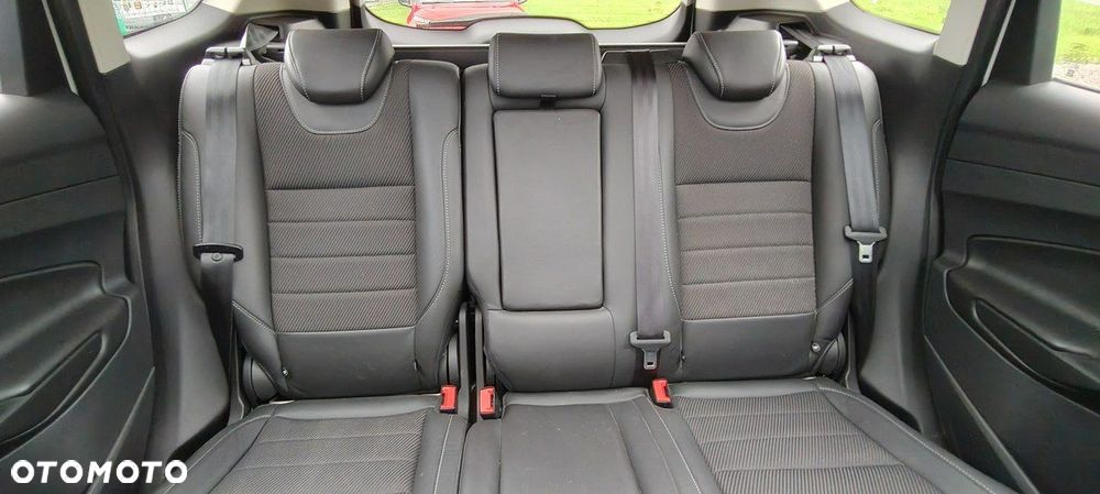 Ford Kuga - 16