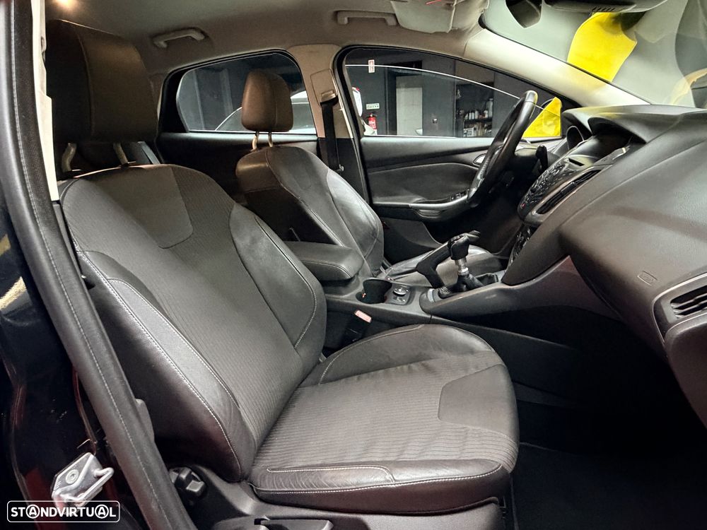 Ford Focus 1.6 TDCi DPF S&S Titanium - 23