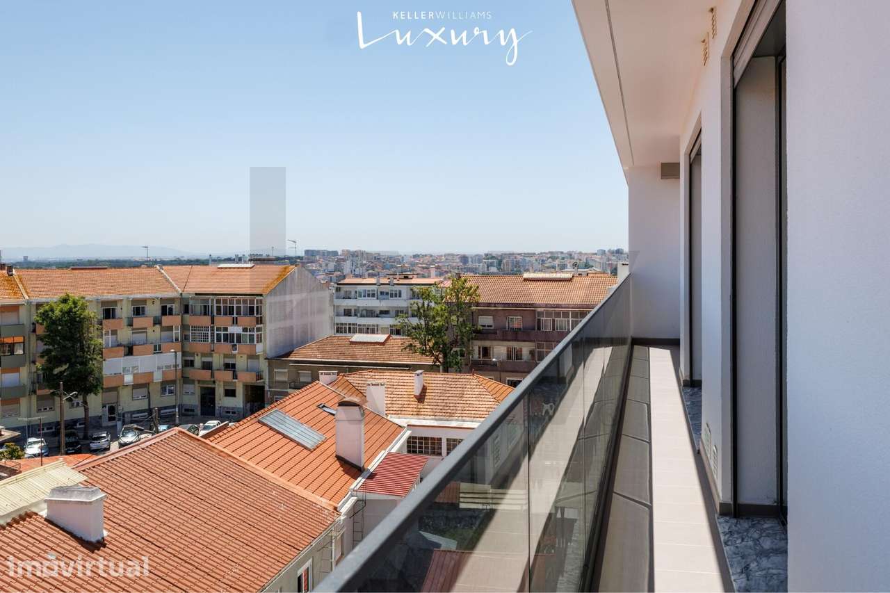 Penthouse T4 de Luxo em Almada | Escritório Privativo | 15 Minutos de - Grande imagem: 2/33