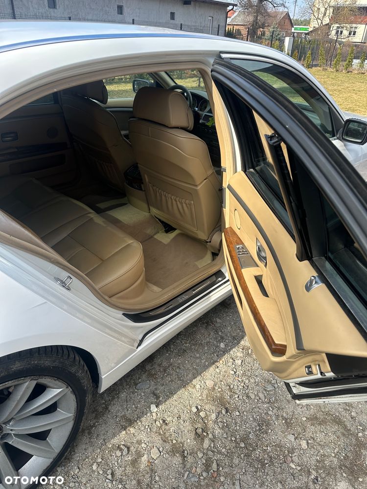 BMW Seria 7 750i L - 9