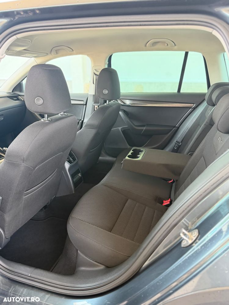 Skoda Octavia 1.6 TDI 4X4 Ambition - 5