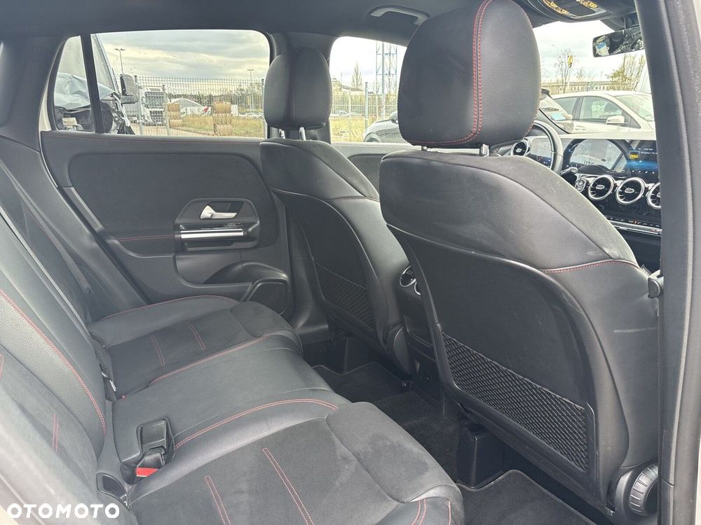 Mercedes-Benz GLA 180 mHEV AMG Line 7G-DCT - 19