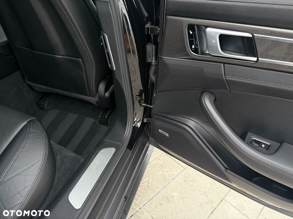 Porsche Panamera Turbo - 30