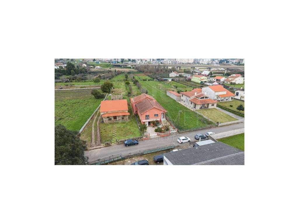 Moradia T5 Valença - Grande imagem: 3/32