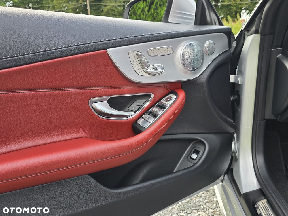Mercedes-Benz Klasa C 300 9G-TRONIC - 23