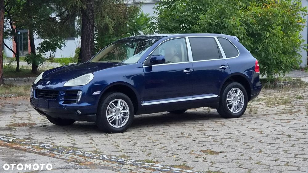 Porsche Cayenne - 1