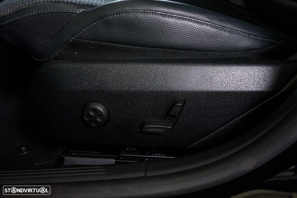 Mercedes-Benz C 300 e T 9G-TRONIC Avantgarde - 29