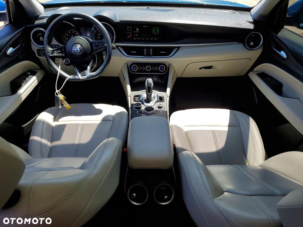 Alfa Romeo Stelvio 2.0 Turbo 16V AT8-Q4 Ti - 10