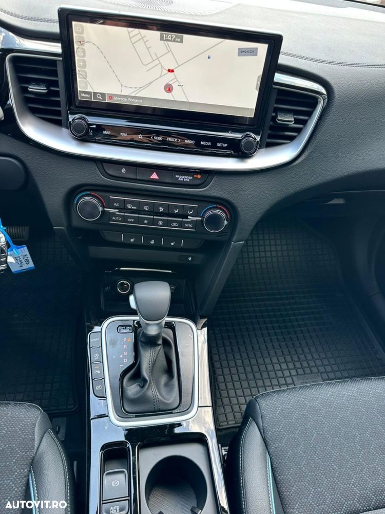 Kia XCeed - 10