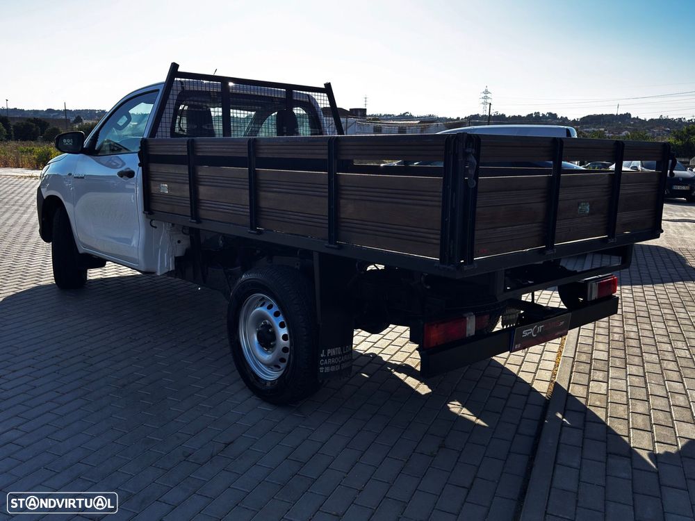 Toyota Hilux - 5