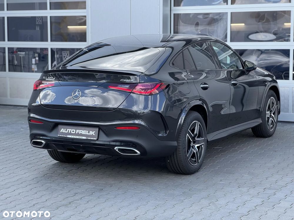 Mercedes-Benz GLC 220 d 4Matic 9G-TRONIC AMG Line Advanced - 10