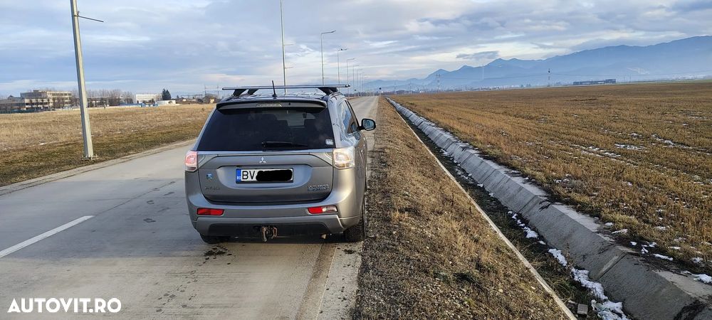 Mitsubishi Outlander - 5