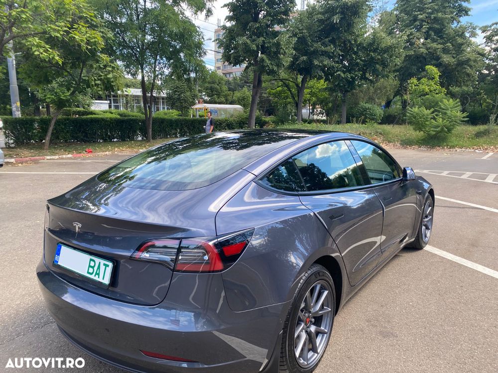 Tesla Model 3 - 7