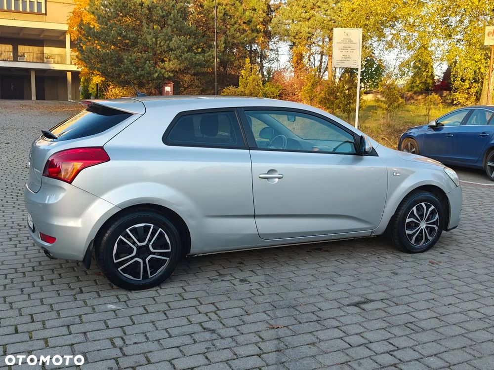 Kia Ceed - 35