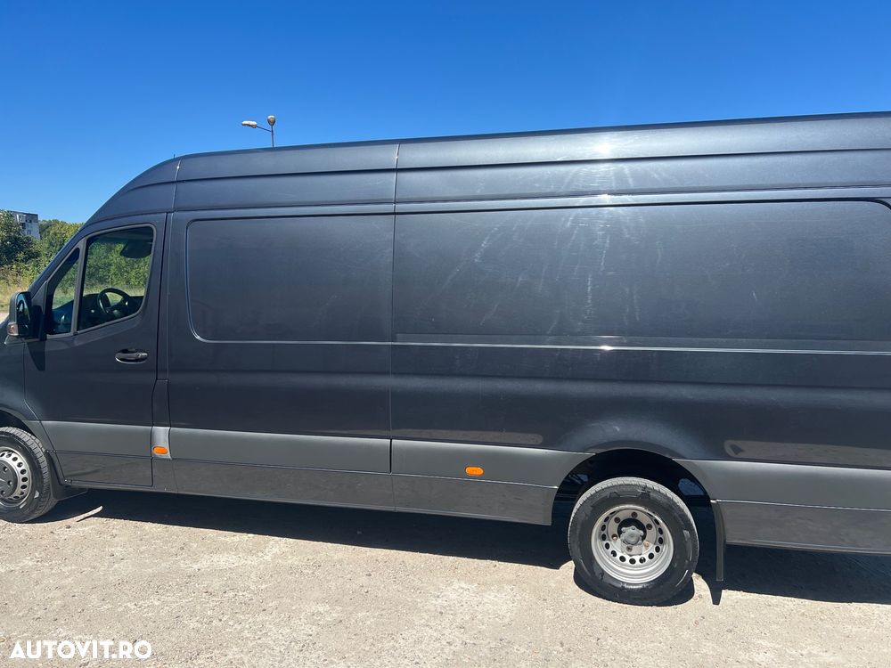 Mercedes-Benz Sprinter - 2