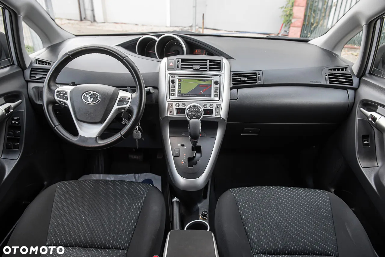 Toyota Verso 1.8 Premium MS - 25