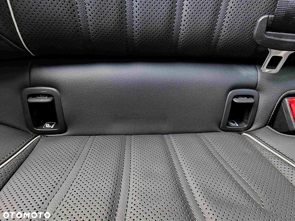 Volkswagen Passat - 33
