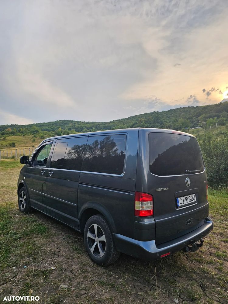 Volkswagen Multivan - 11