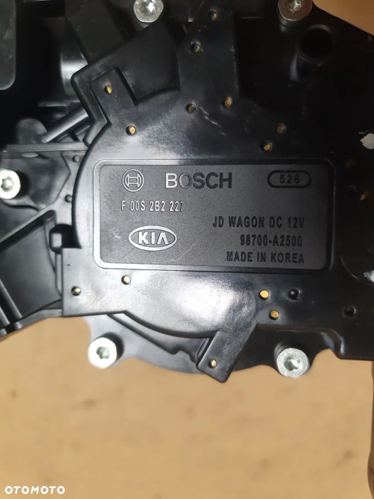 KIA CEED 2 II 12-16r KOMBI SILNICZEK WYCIERACZKI TYŁ 98700-A2500 - 2