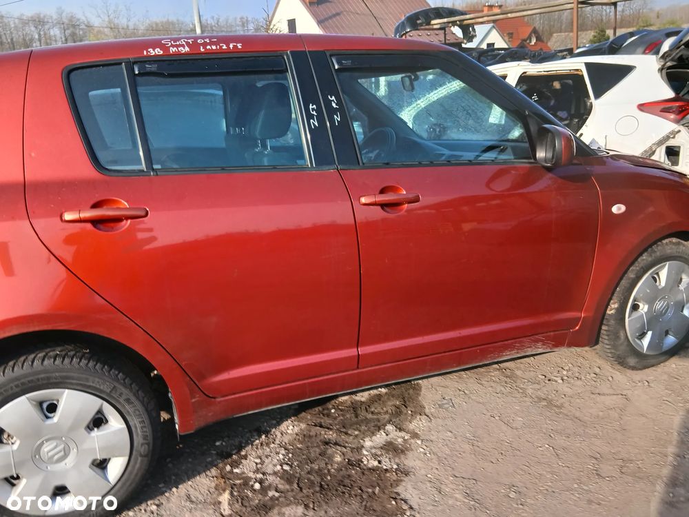 Suzuki Swift 05-  1.3 B M13A ZFS   skrzynia biegów silnik  drzwi  klapa bagażnika błotnik - 11