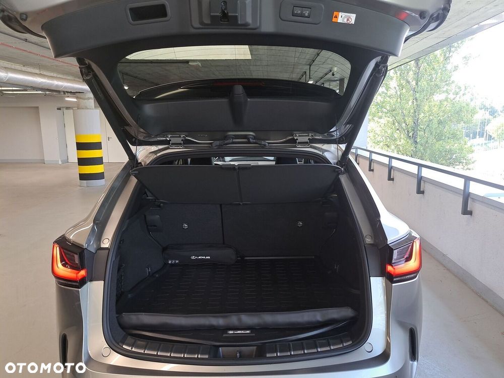 Lexus NX 350h Omotenashi AWD - 10