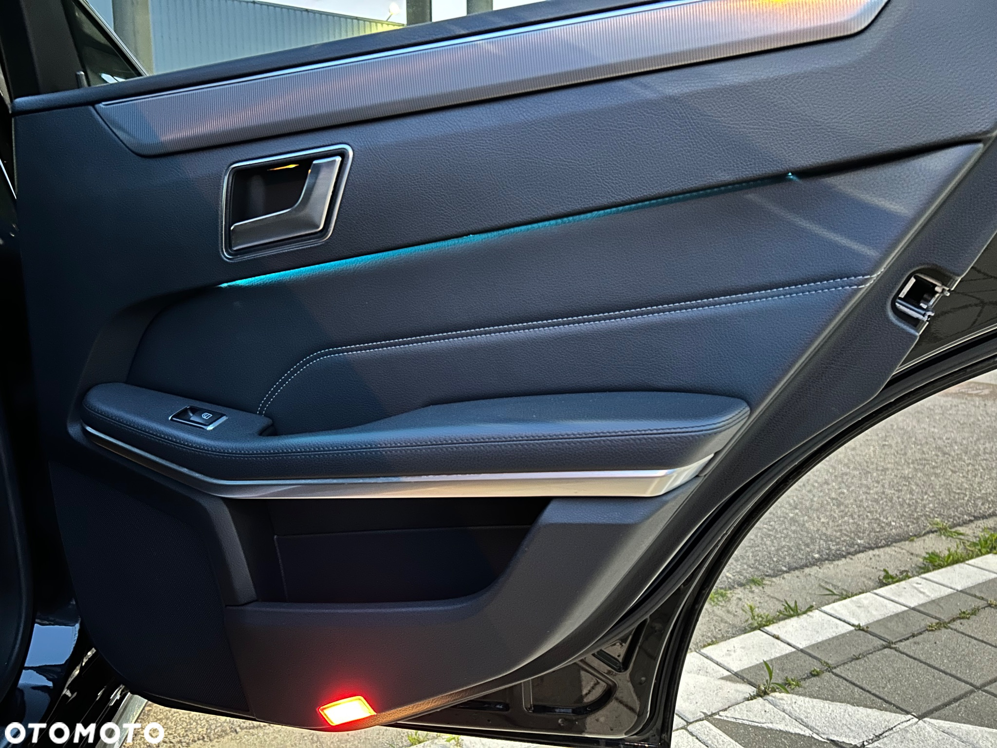 Mercedes-Benz Klasa E 250 BlueTEC 4-Matic Avantgarde - 27