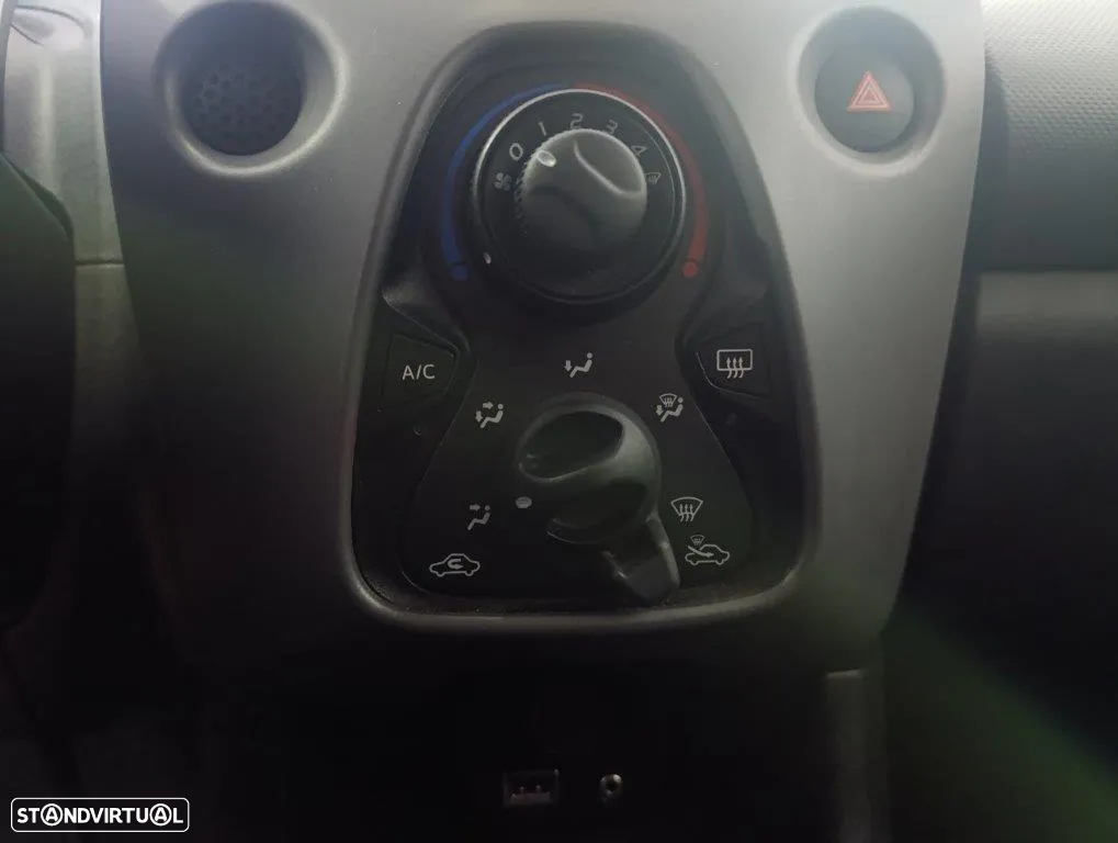 Peugeot 108 1.0 VTi Active - 23