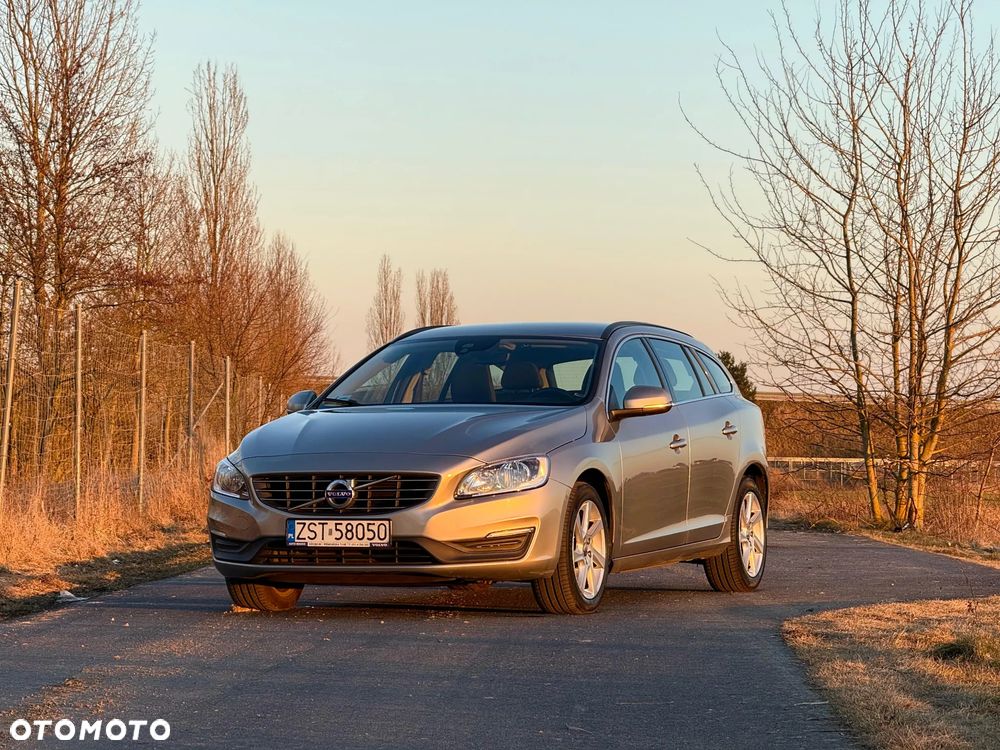 Volvo V60 D3 Momentum - 1